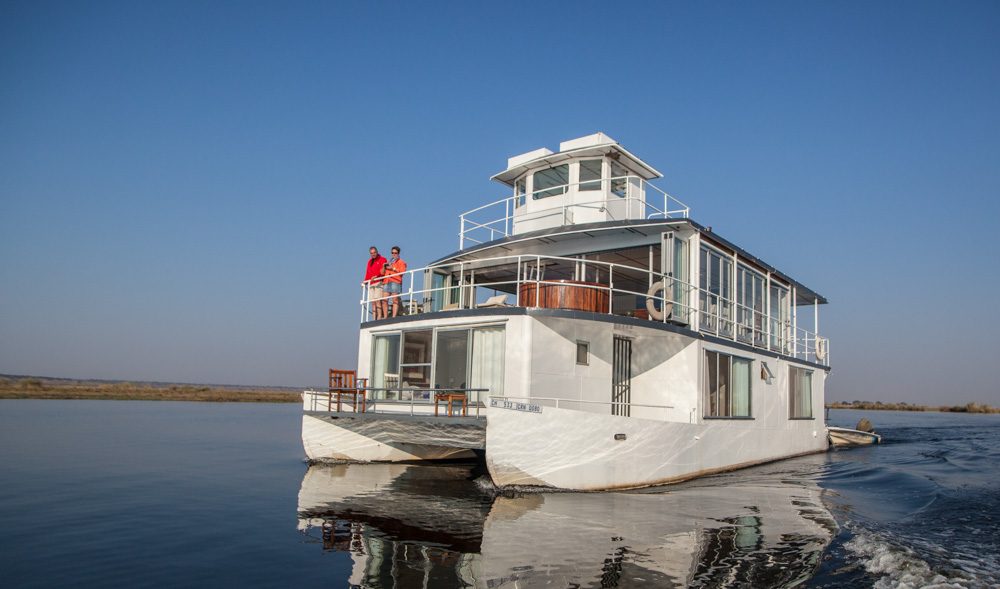Ichobezi Houseboat on the Chobe River